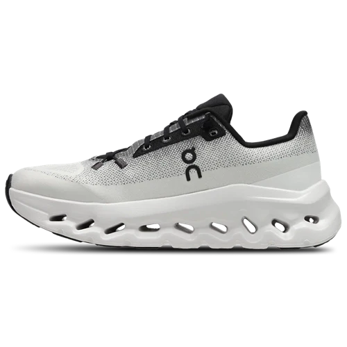 RIVEN FASHION | ON CLOUD SNEAKERS