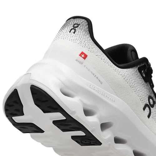 RIVEN FASHION | ON CLOUD SNEAKERS